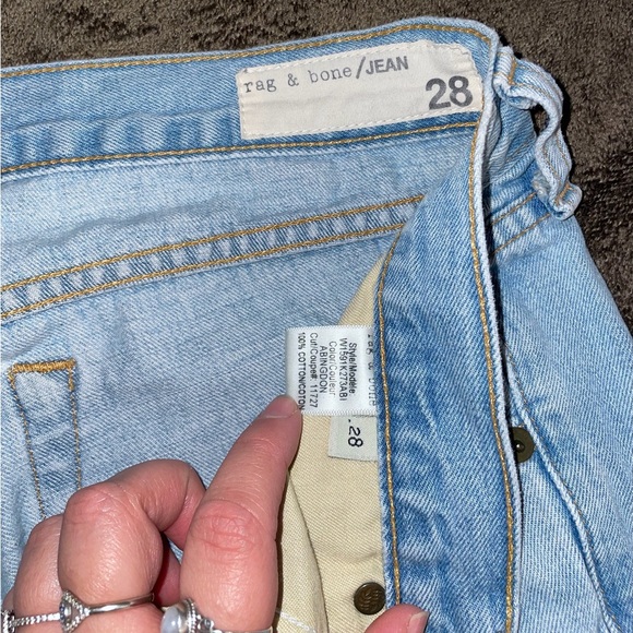 Rag & Bone Boyfriend Light wash Distressed Raw Hem Jeans Size 28 - Picture 8 of 11